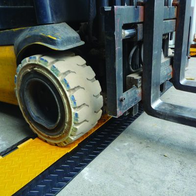 Passe-câble 5 voies 30/35mm en caoutchouc avec couvercle 910x500x45mm